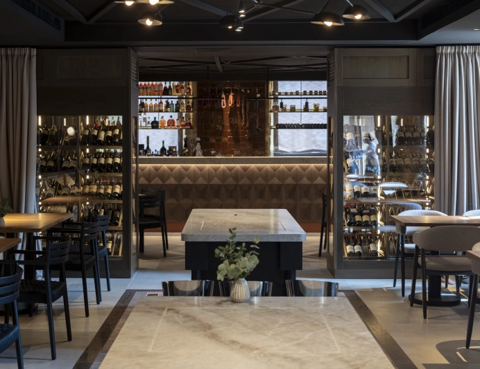 30-slider-wine-bar-2026.jpg