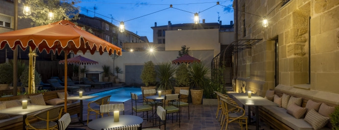 045-terraza-patio-noche-palacio-angeles-2026.jpg
