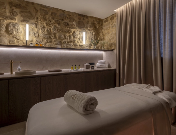 00100-spa-slider.jpg